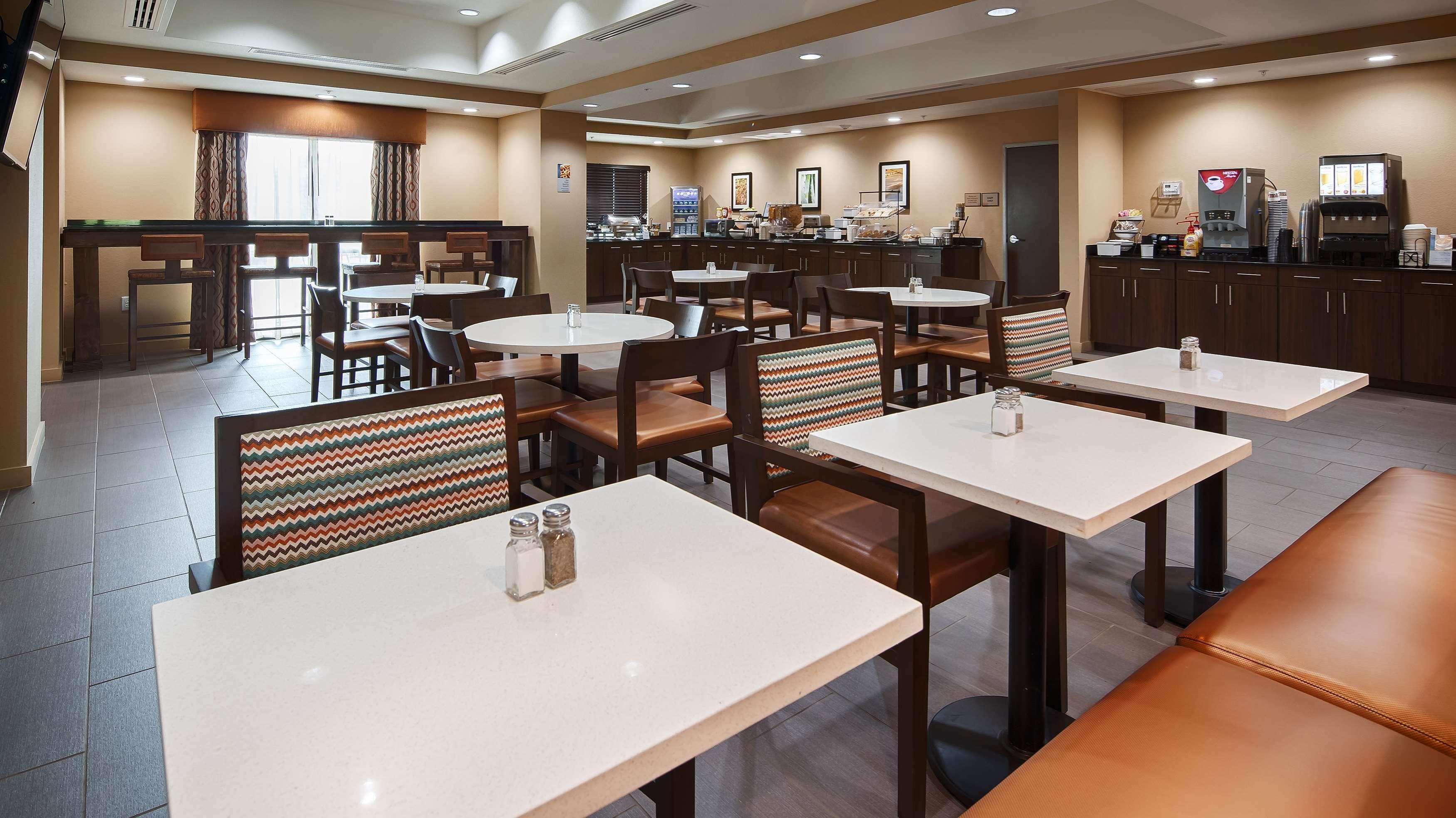 Best Western Plus Elmendorf Hotel San Antonio Hotel Ngoại thất bức ảnh
