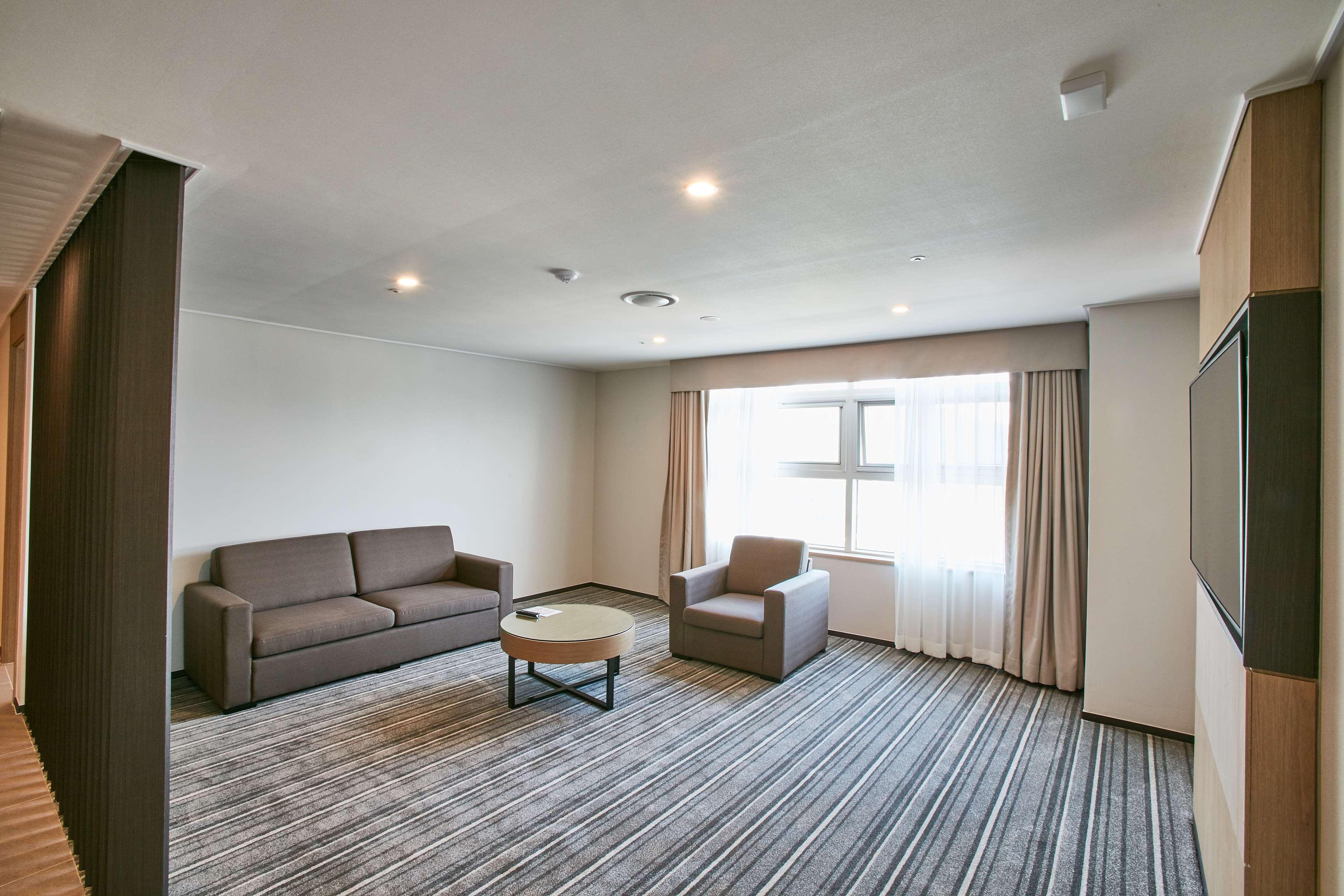 Best Western Plus Elmendorf Hotel San Antonio Hotel Ngoại thất bức ảnh