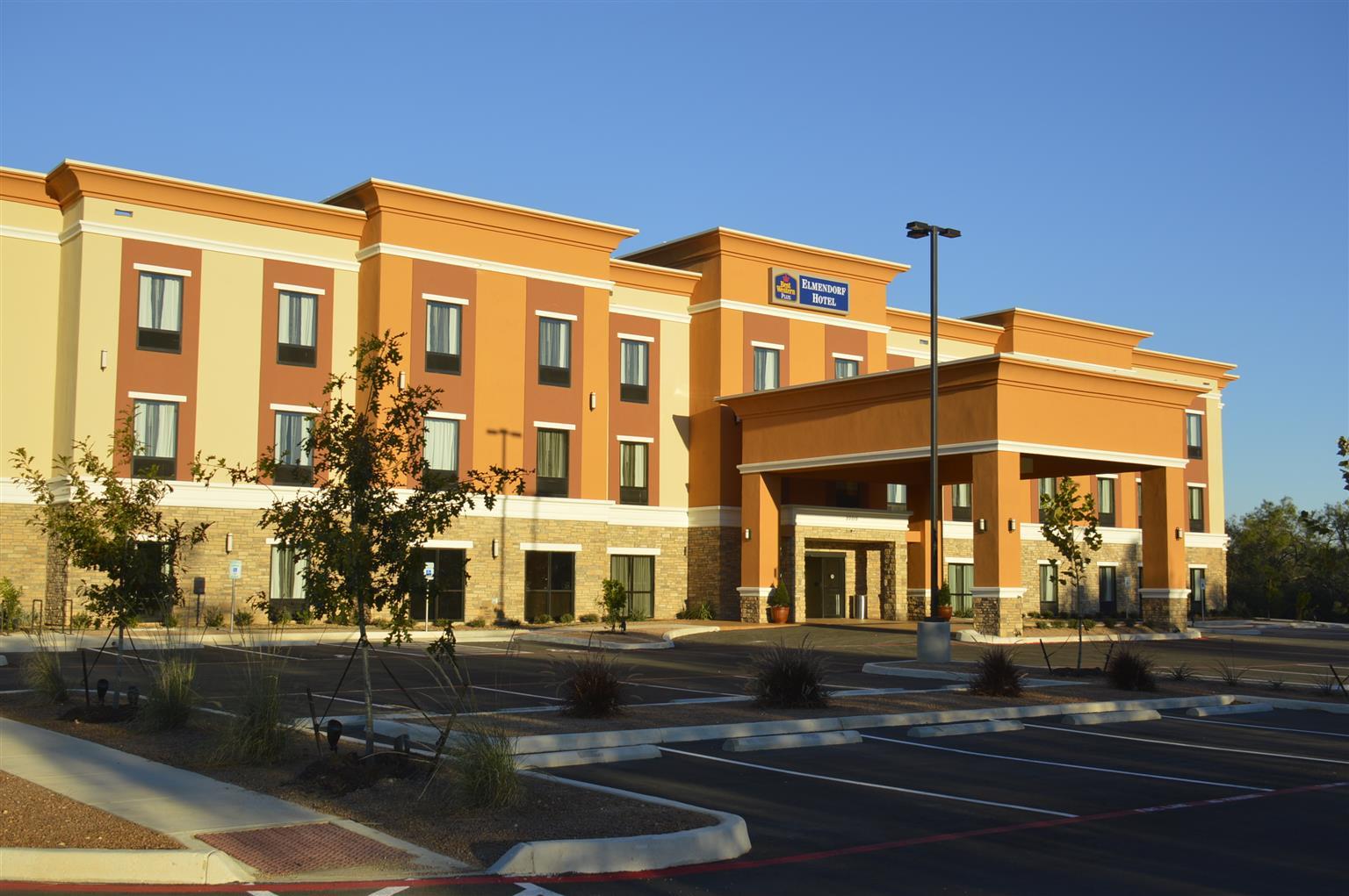 Best Western Plus Elmendorf Hotel San Antonio Hotel Ngoại thất bức ảnh