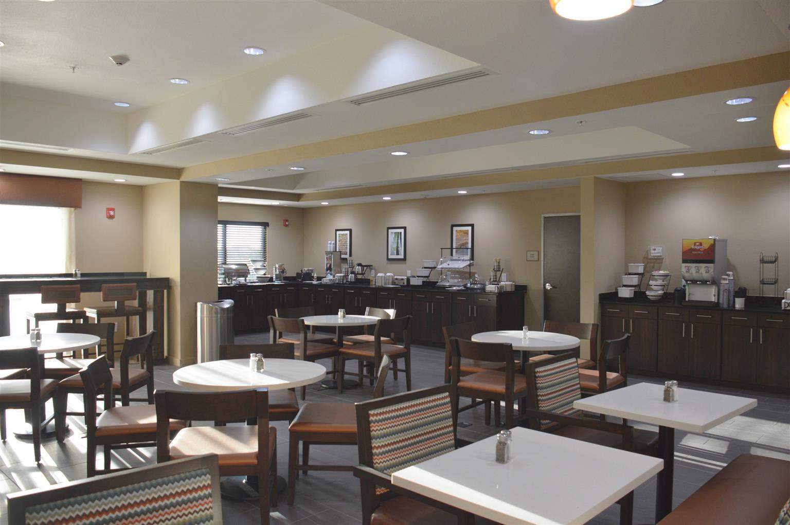 Best Western Plus Elmendorf Hotel San Antonio Hotel Ngoại thất bức ảnh